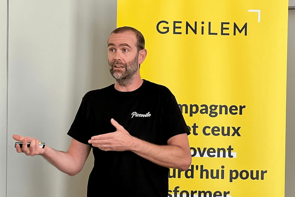 Piccovélo pitche devant GENILEM